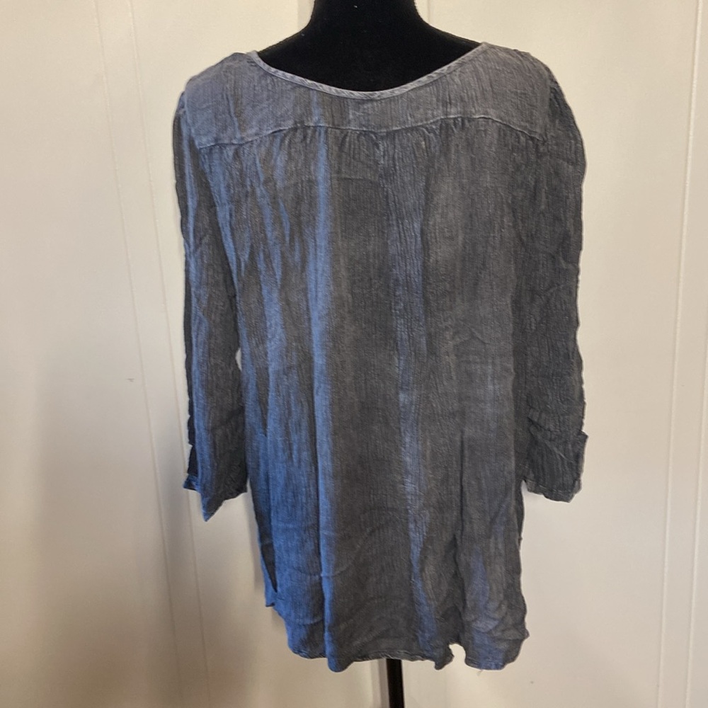 Button down top - Picture 2 of 4